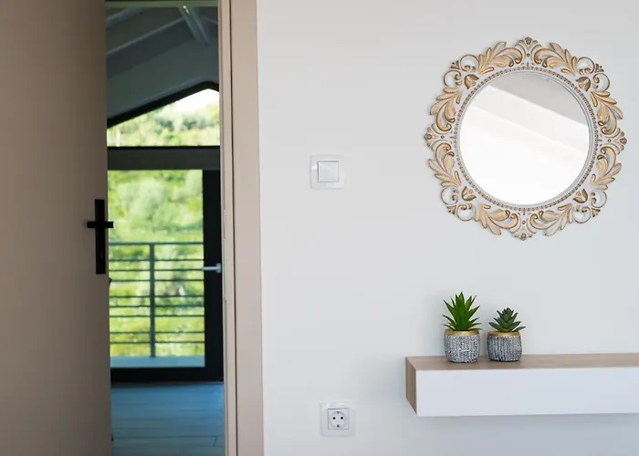 Solmare Loft Apartment Nikiana